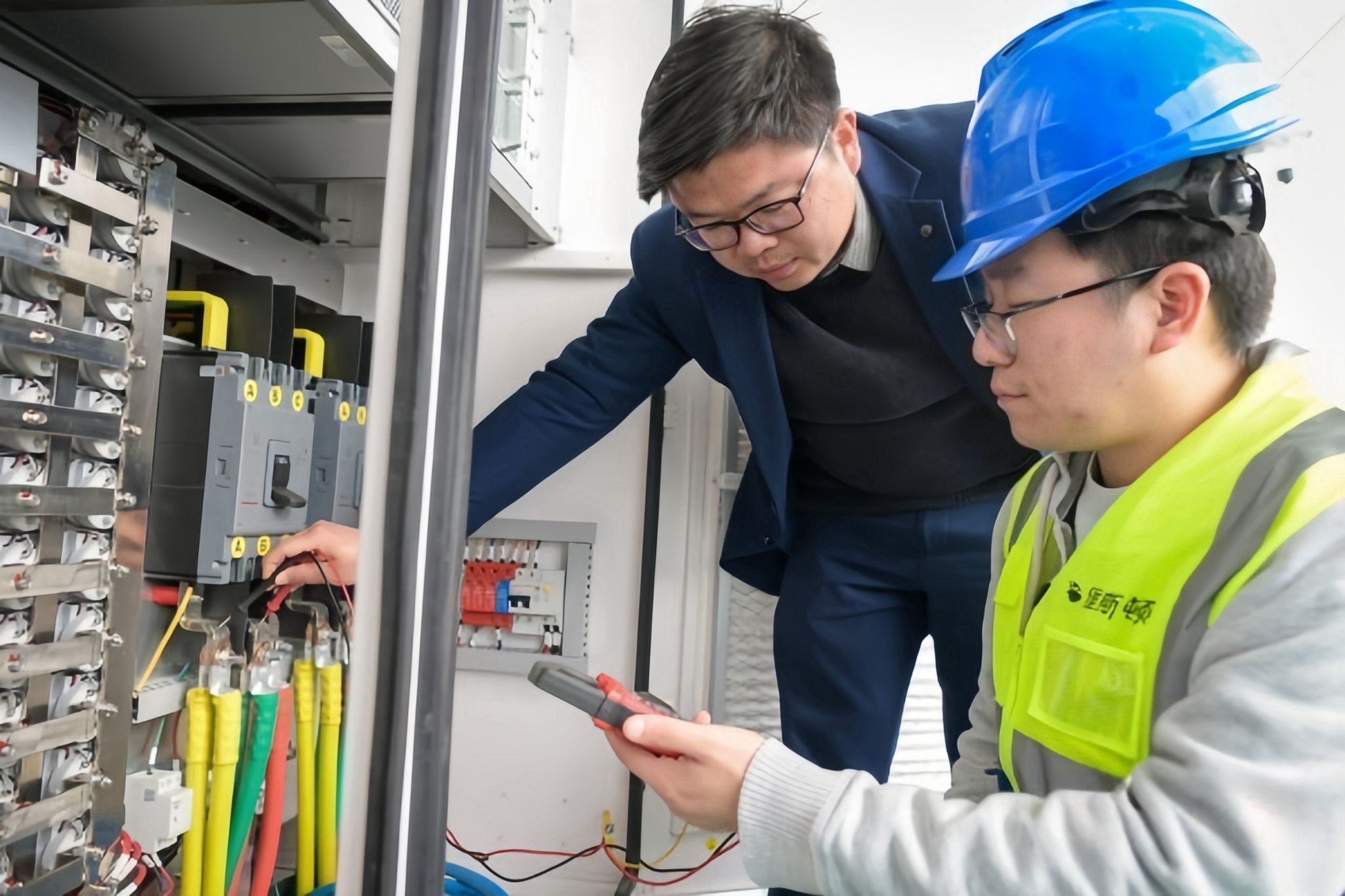 校友夏忠亮 返鄉(xiāng)創(chuàng)業(yè)，把新能源充電站建到村里